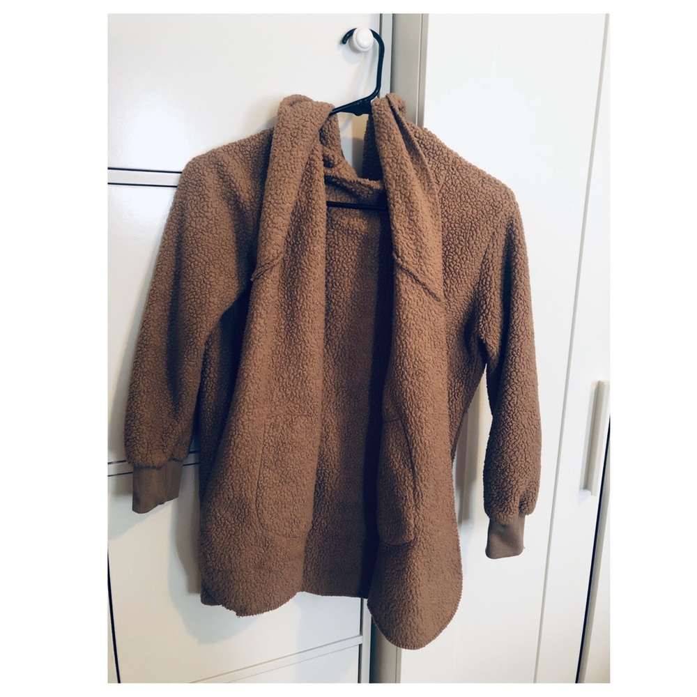 Sweater 🔴 SOLD 🔴